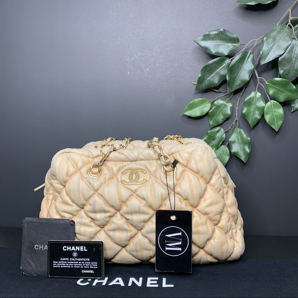 CHANEL • BUBBLE QUILT BOWLER BAG W/ CARD &DUST BAG - Picture 2 of 14